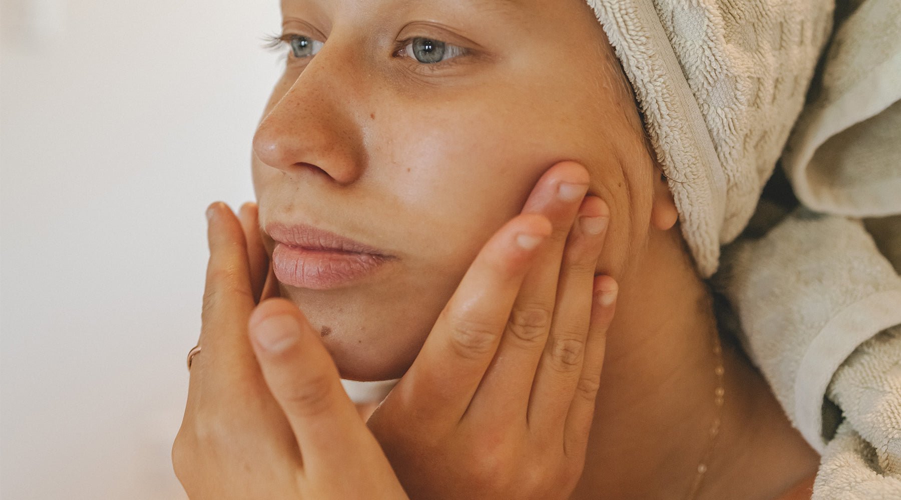 SELF-CARE SERIES #28 - Oil Cleansing. Why it works and how to do it - GingerChi