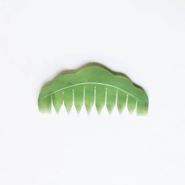 Jade Comb Scalp Massage Therapy